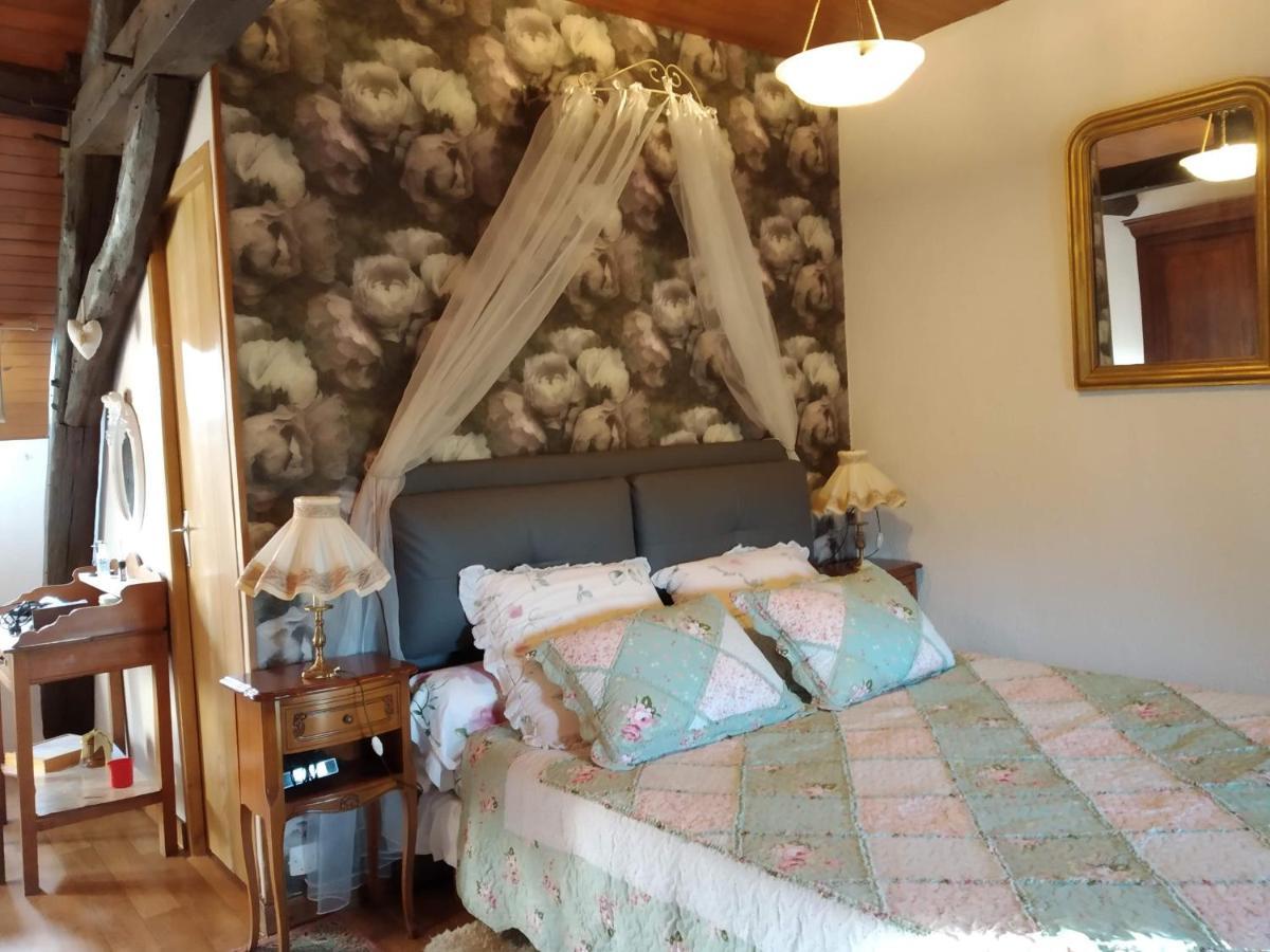 Bed and Breakfast La Longere Des Gillettes Bézenet Exterior foto